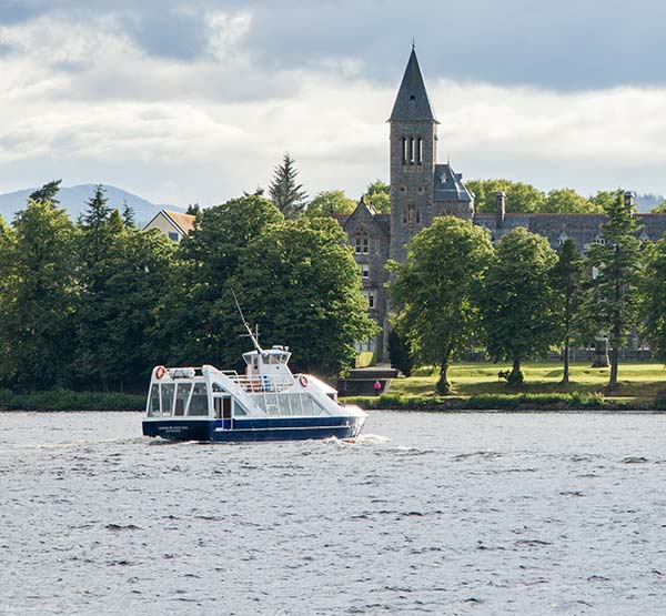 Cruise on a lake